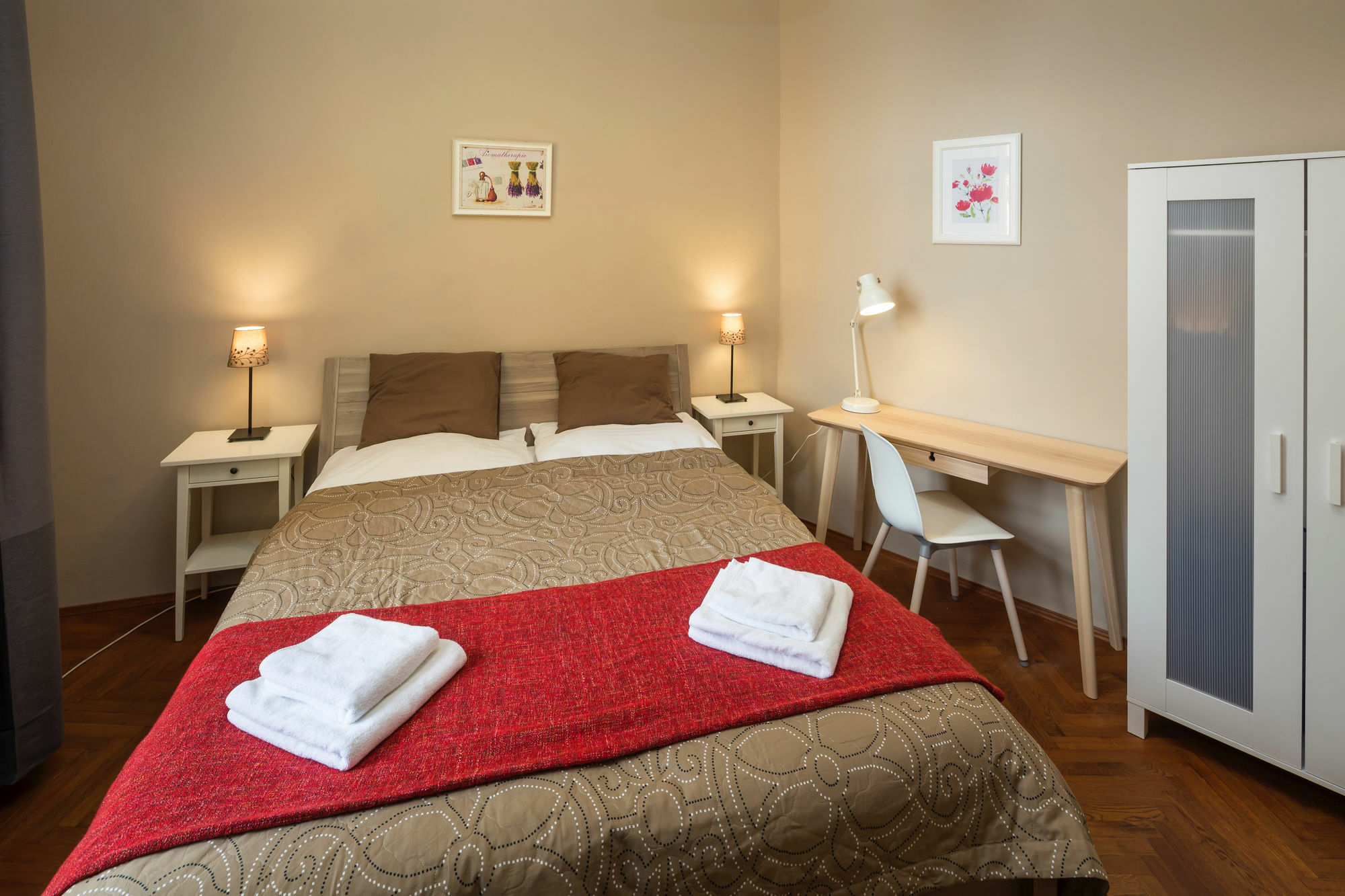 Old Town Square - Dlouha Apartment *
